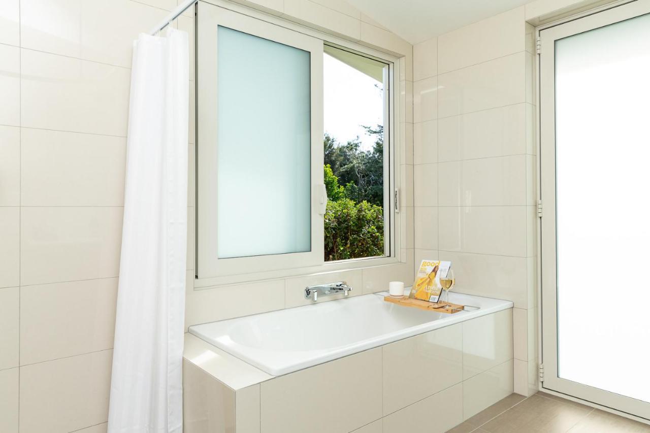 Anam Cara Gardens Luxury Villa Private Bedrooms And Ensuite Bathrooms Sleeps 9 Otaki Экстерьер фото
